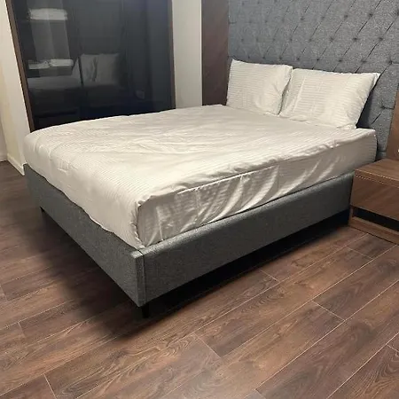 Grand Sapphire Casino 18 Apartman