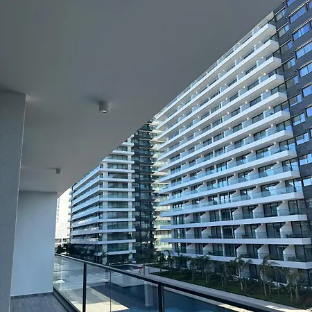 Grand Sapphire Casino 18 Apartman *