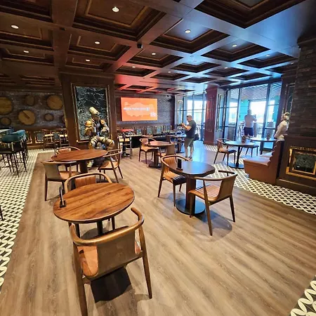 Grand Sapphire Casino е2 And B Block *