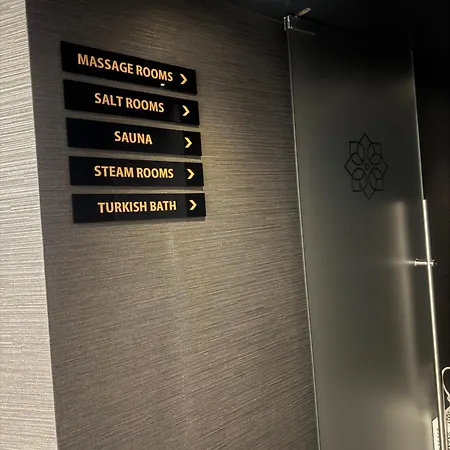 Grand Sapphire Casino е 2 Block