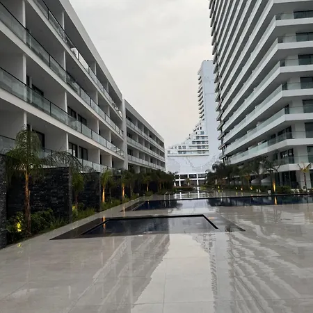 Grand Sapphire Casino 18 Apartman *