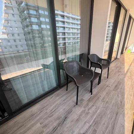 Grand Sapphire Casino е 2 Block Apartament