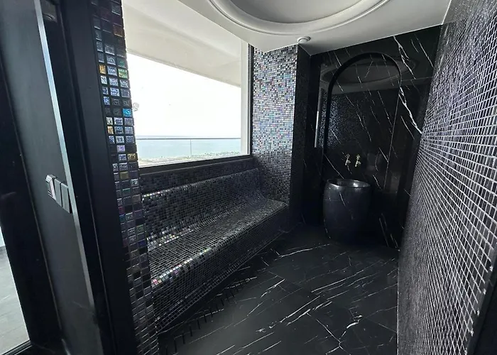 Grand Sapphire Casino 56 *